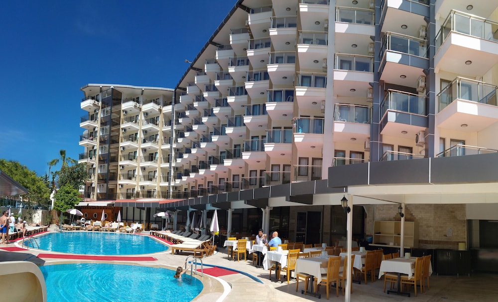 Monte Carlo Hotel