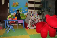 Areen Hotel Al Basateen