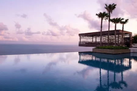 Alila Villas Uluwatu Отели рядом с достопримечательностью «The Asmara Nusa Dua»