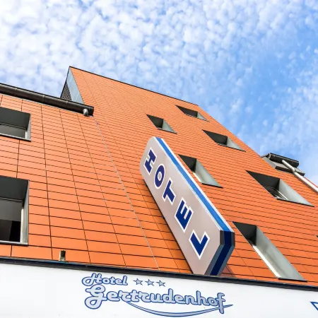 Hotel Gertrudenhof Отели рядом с достопримечательностью «Станция метро Sürth Bf»
