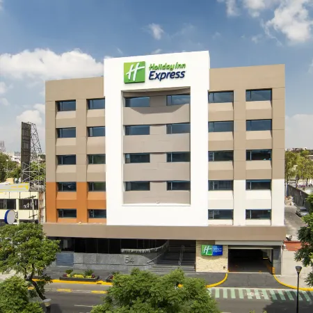 Holiday Inn Express Mexico Basilica by IHG Отели рядом с достопримечательностью «Площадь Гарибальди»