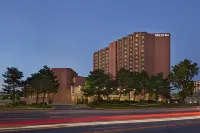 The Westin Toronto Airport Отели рядом с достопримечательностью «Ричвью сквер»