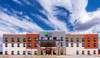 Holiday Inn Express & Suites Perryton