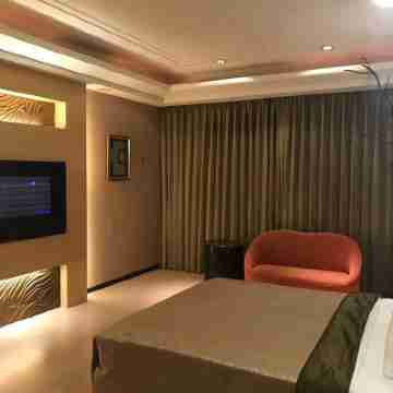 The Blue Sky Motel Rooms