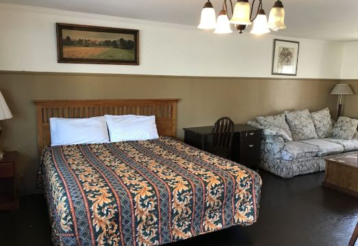 Sunshine Village Motel