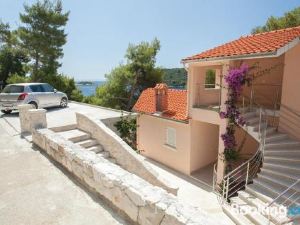 Beautiful Apartment by the Sea