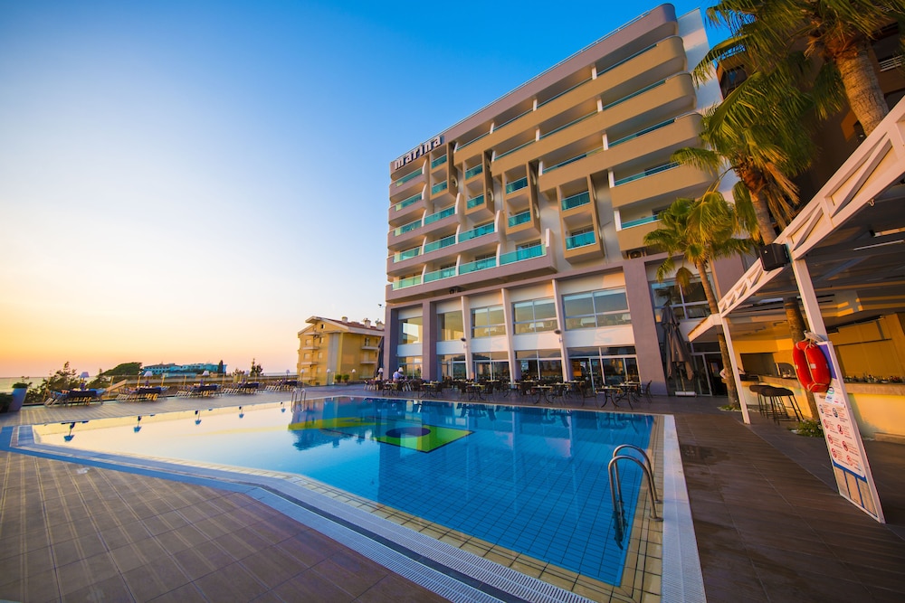 Marina Hotel & Suites Kusadasi