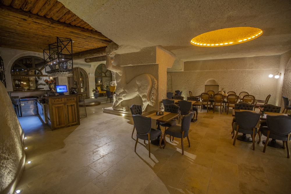 Anka Cave Suites