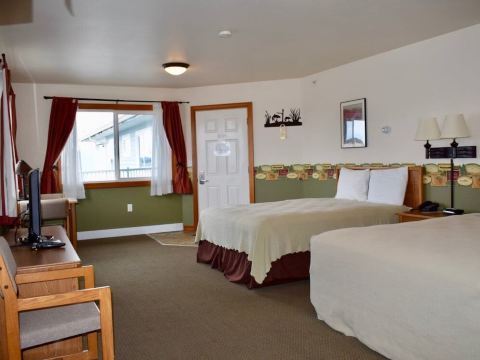 Longliner Lodge and Suites