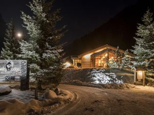 erlebniswelt muotathal GmbH / Hüttenhotel Husky-Lodge