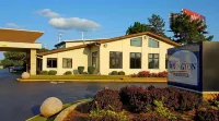 Lexington Inn & Suites NW Chicago Elgin Hotels in West Dundee
