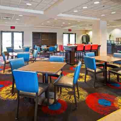 Comfort Inn Saint Paul East Dining/Meeting Rooms