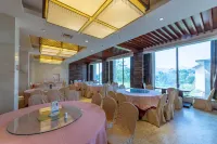 Huashan Hot Spring International Hotel Hotel di Ningming