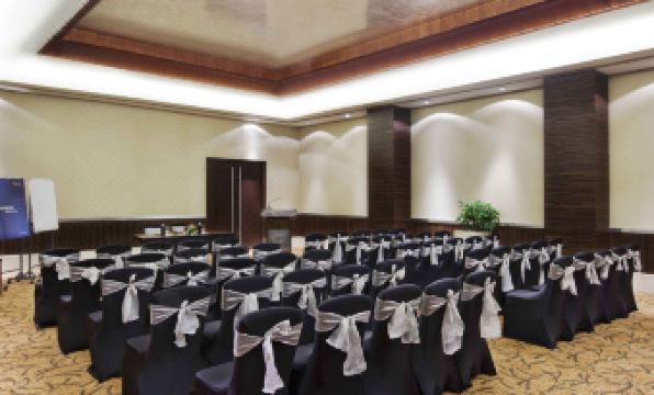 Novotel Mumbai Juhu Beach