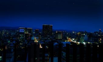 Nordic Industrial Wind Overlooking Ximending Homestay