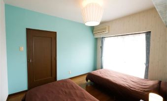 18 minutes from the airport 7 minutes from Uenoya Station Walk to the beach