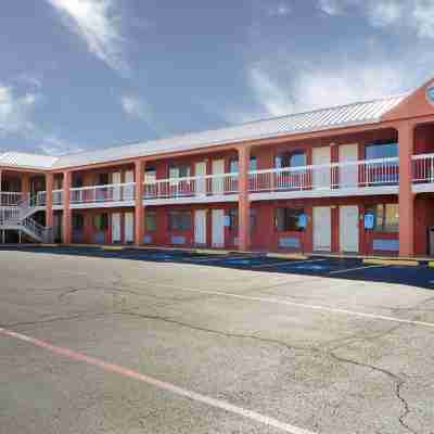 SureStay Hotel by Best Western Childress Hotel Exterior