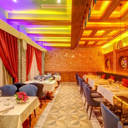 Harbin Central Street InterFeng Holiday Hotel (Flood Control Memorial Tower)