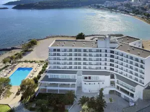 Lucy Hotel