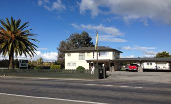 Thornton Lodge Motel