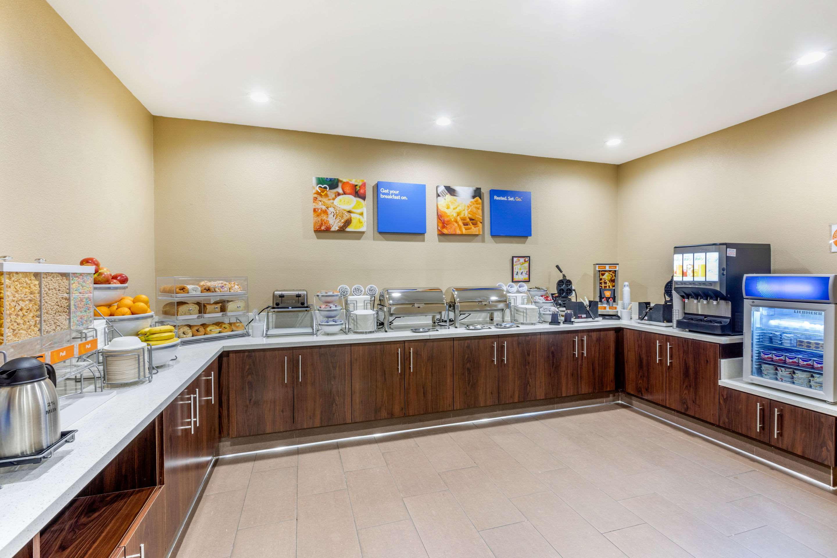 Comfort Inn & Suites Orange County John Wayne Airport