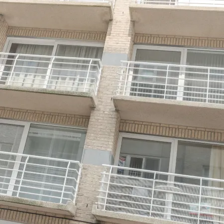Strandhuis with Balcony