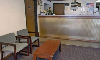 Super 8 by Wyndham Marshall