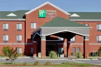 Holiday Inn Express & Suites Suffolk