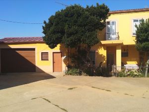 House with One Bedroom in Sarracín de Aliste, with Enclosed Garden and Wifi Near the Beach