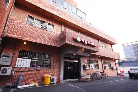 Apple House Mini Hotel