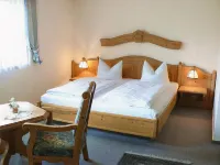 Gaststätte Zur Linde GmbH Hotels in Kist