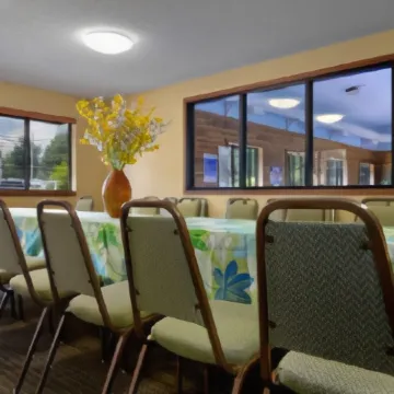 Super 8 by Wyndham Paris TN