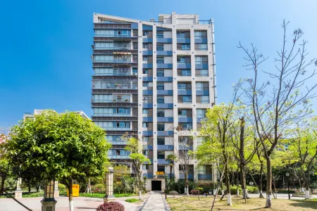 ruijiadajiud Отели рядом с достопримечательностью «Jiaolonggang Zhanshi Center»