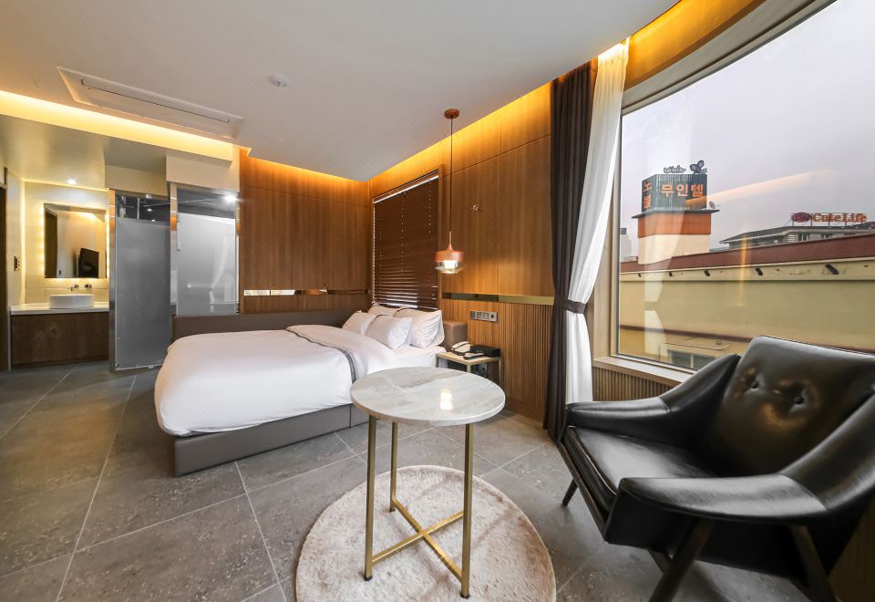 Suncheon Hound Hotel Suncheon Station Branch - Housity