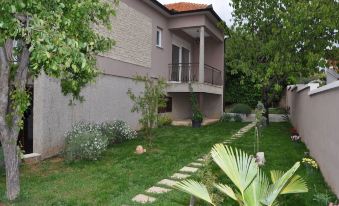 Lovely Apartment in Pakoštane with Private Swimming Pool