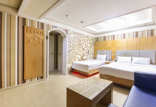 Gwangju Rivera - Housity