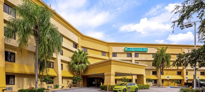 La Quinta Inn & Suites by Wyndham Miami Airport East Hotels in Miami Springs