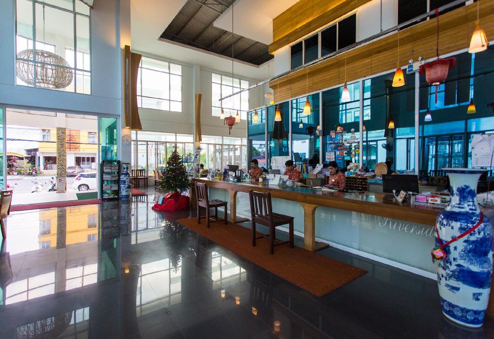 5. 리버사이드 호텔..