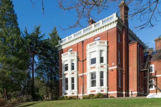 Torrington Hall Hotels near Old London Road Railway Station