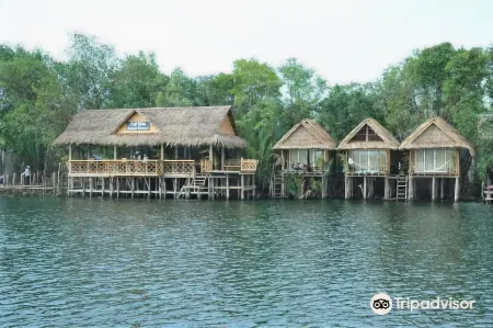 Ramo Resort Отели рядом с достопримечательностью «Wat Traeuy Kaoh»