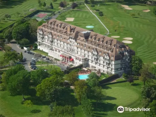 Hôtel Barrière l'Hôtel du Golf Hotels in Saint-Arnoult