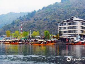 Welcome Hotel at Srinagar