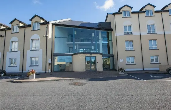 拉辛克海岸套房酒店