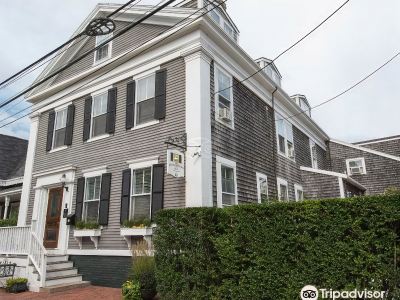 Brass Lantern Inn