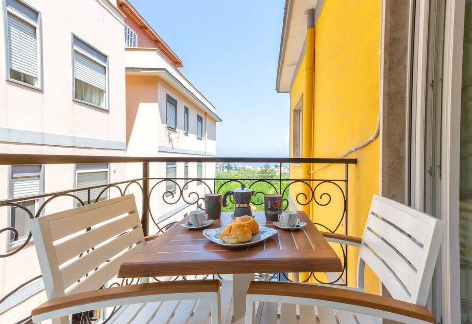 New & Stylish Two Bedroom Apartment with Balconies