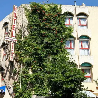 Hôtel le Sud Hoteles cerca de Peynet Museum