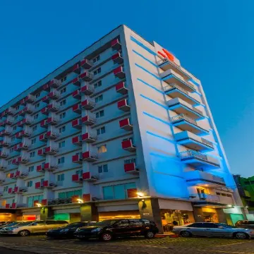 Monoloog Hotel Solo Hotels near Loji Gandrung
