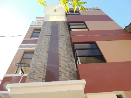 Angelic Tourist Inn Отели рядом с достопримечательностью «Парадайс Бич»