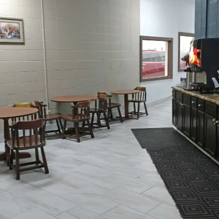 Faribault Hometown Inn & Suites
