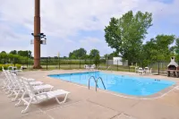 Valued Stay Madison - Rooftop Pools